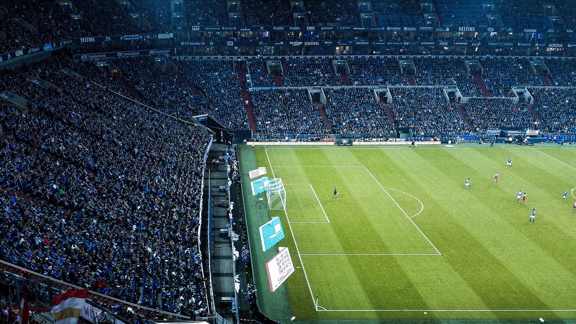 爱游戏赛事中心-拜仁连续15场不败领跑德甲，拜仁几连胜